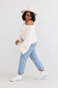 Alicia Ray, growth strategist and founder of Miss ROI, in a casual brand portrait.