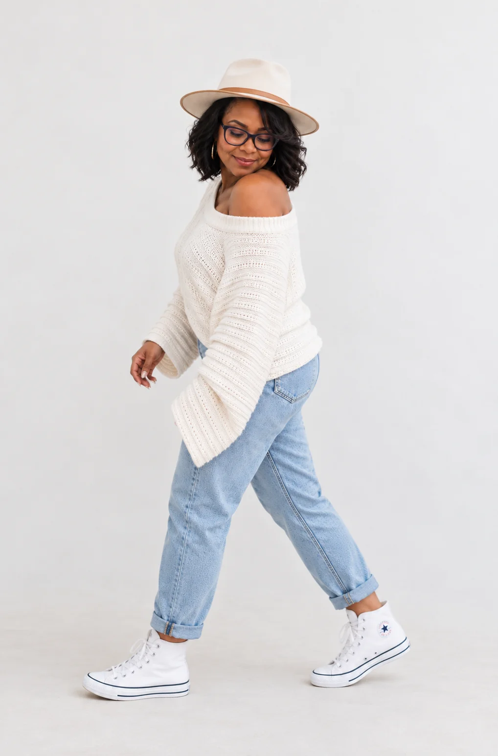 Alicia Ray, growth strategist and founder of Miss ROI, in a casual brand portrait.