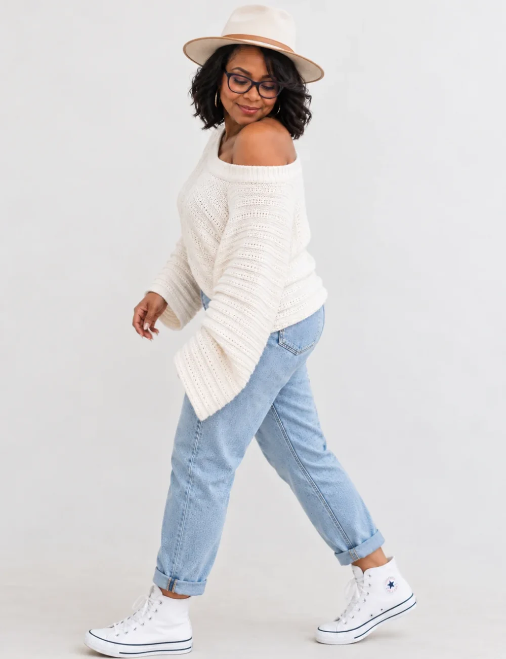 Alicia Ray, growth strategist and founder of Miss ROI, in a casual brand portrait.