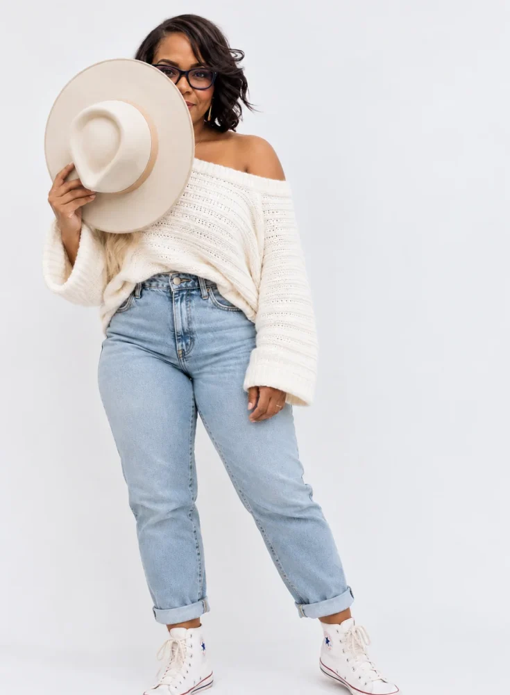 Alicia Ray, Miss ROI founder and growth marketing strategist, in a full-length brand portrait